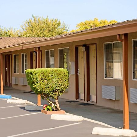 Americas Best Value Inn Los Banos Buitenkant foto