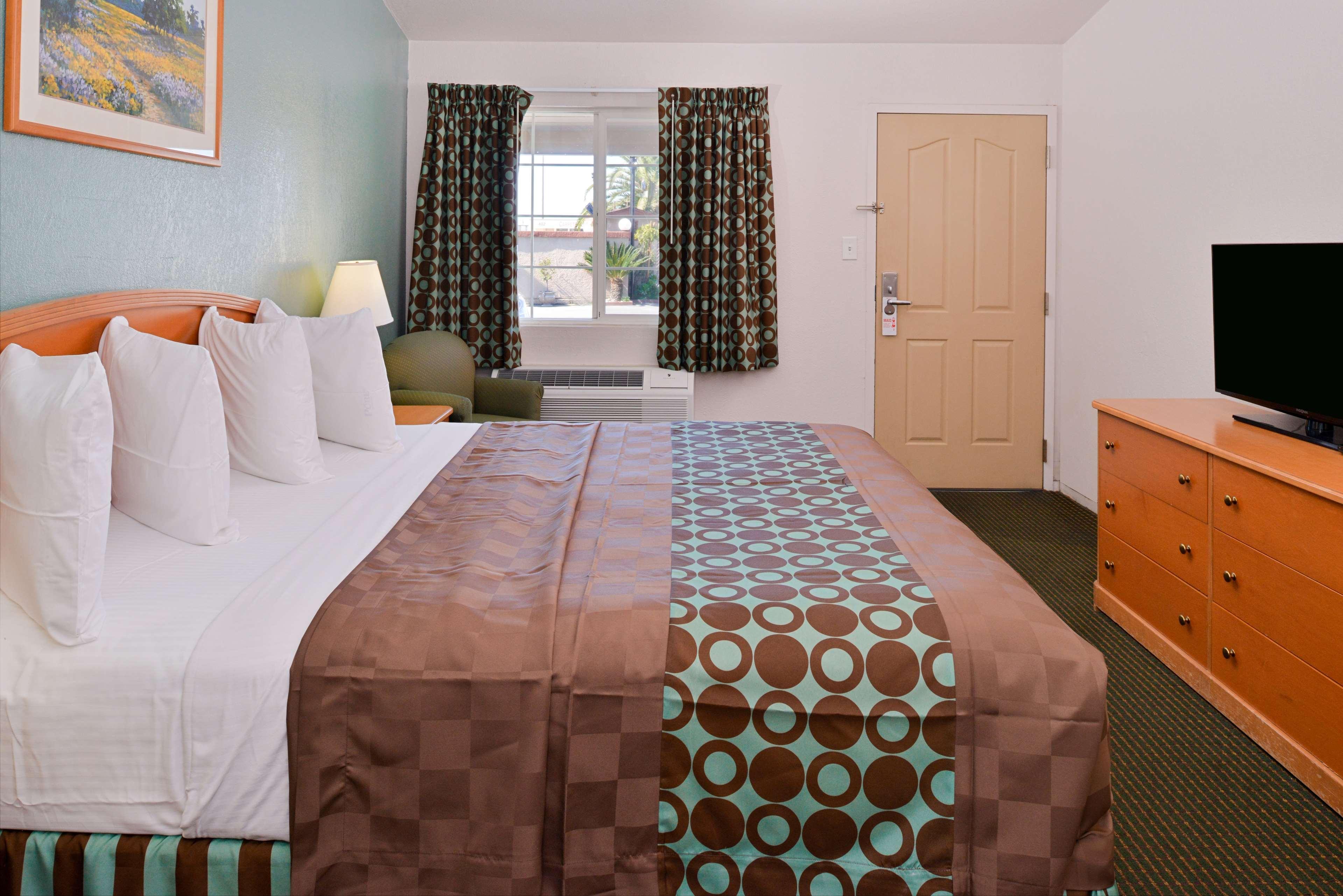 Americas Best Value Inn Los Banos Buitenkant foto