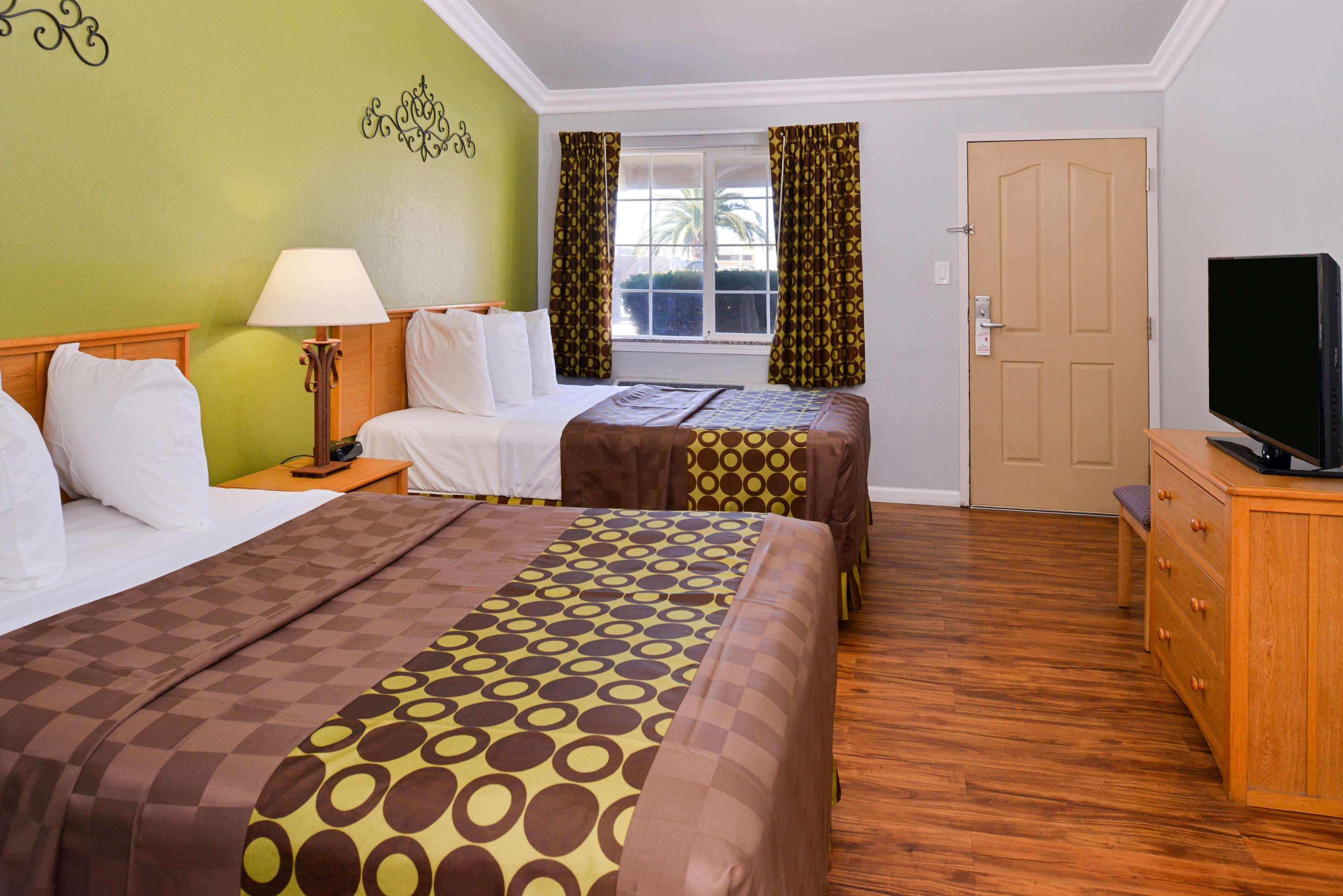 Americas Best Value Inn Los Banos Buitenkant foto
