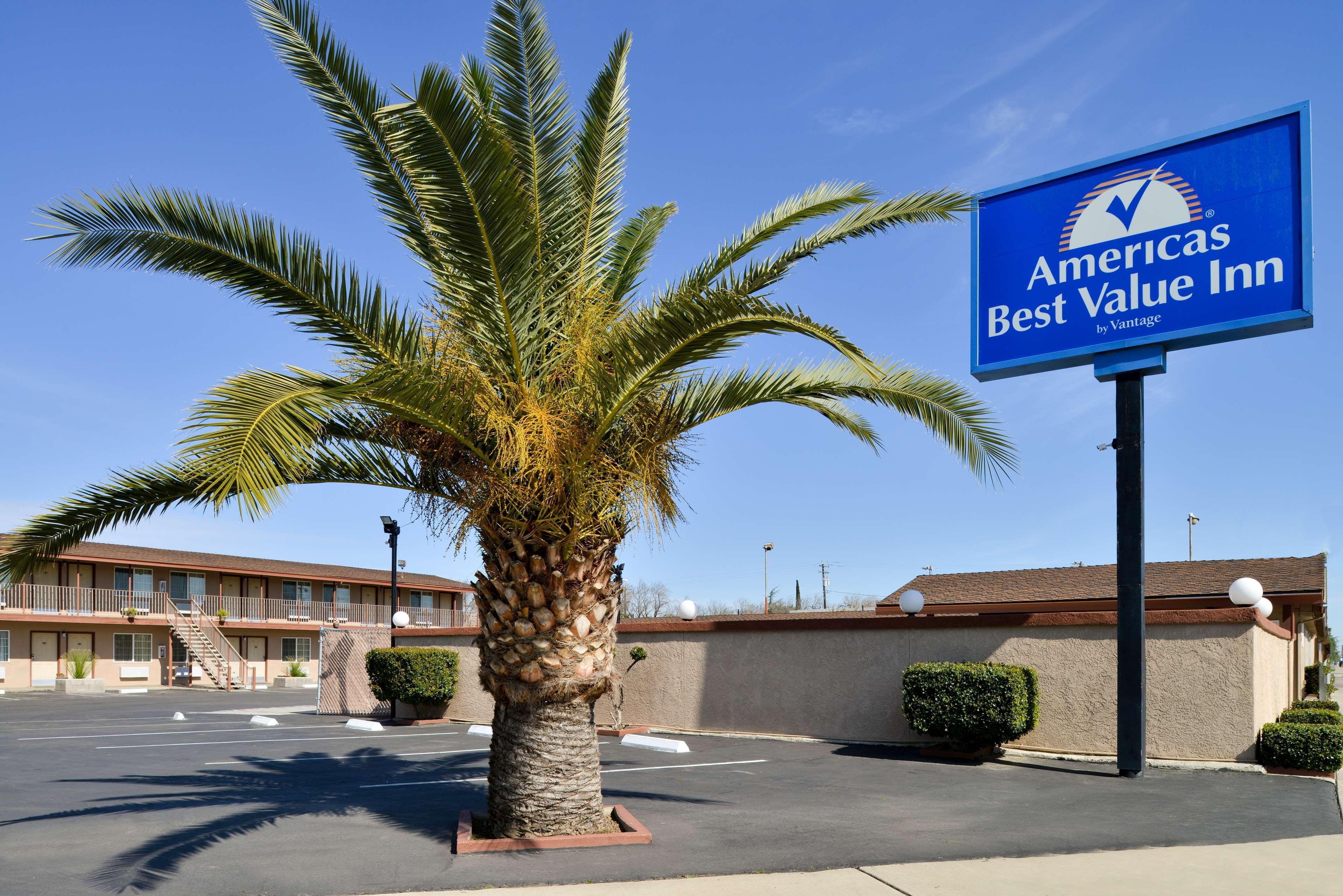 Americas Best Value Inn Los Banos Buitenkant foto