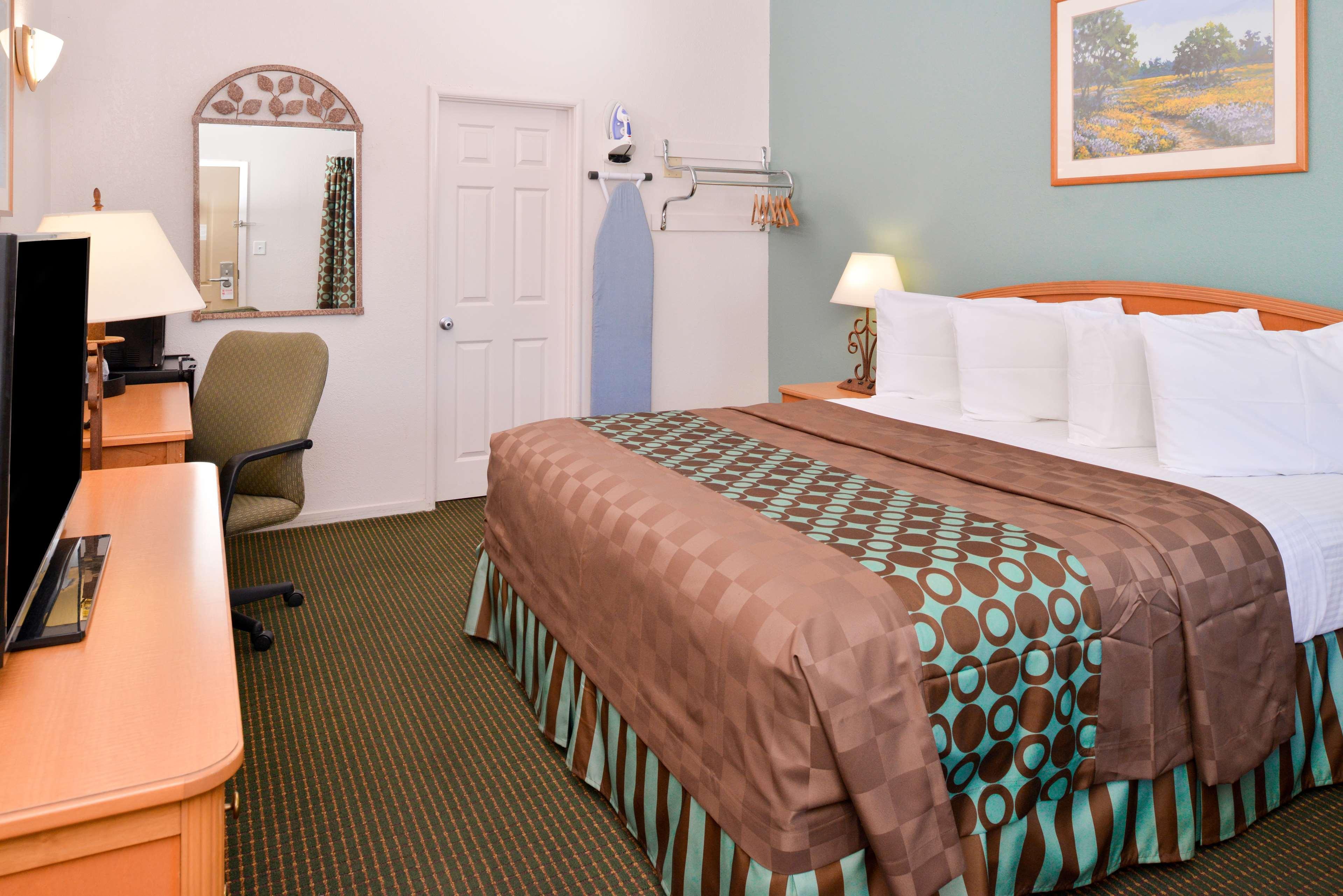 Americas Best Value Inn Los Banos Buitenkant foto