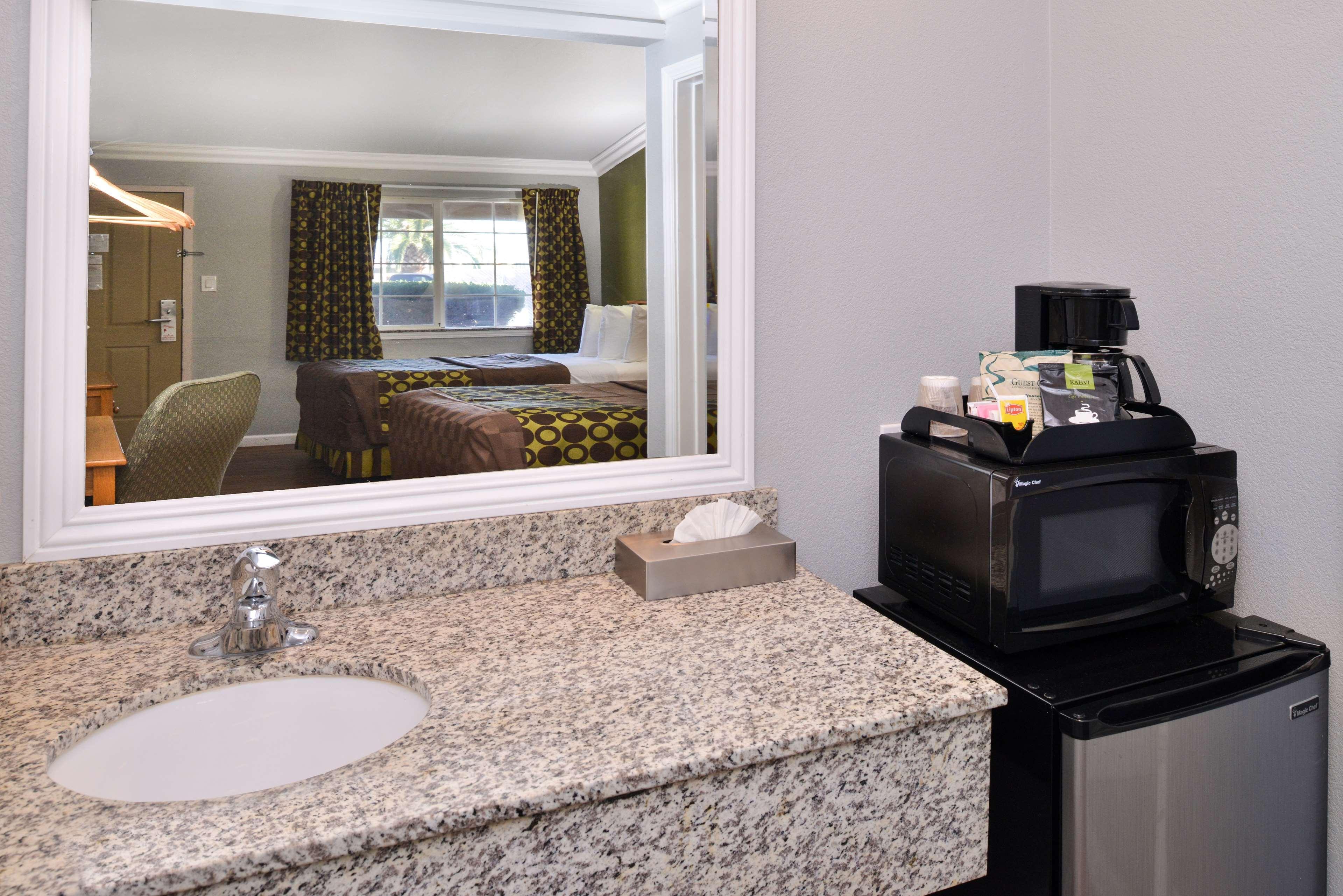 Americas Best Value Inn Los Banos Buitenkant foto