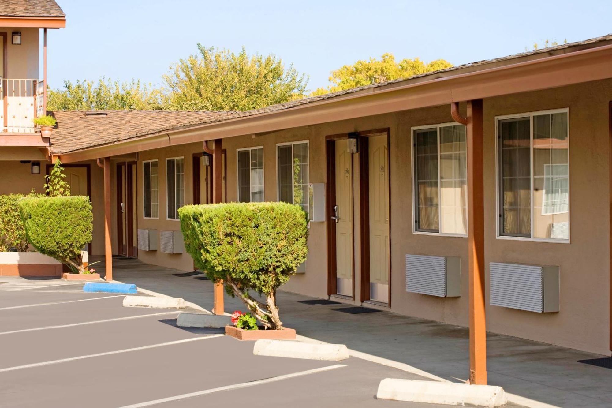 Americas Best Value Inn Los Banos Buitenkant foto